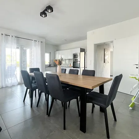 Family Friendly House With A Swimming Pool Zadar - 22140 Semesterbostad