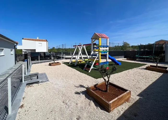 Family Friendly House With A Swimming Pool Zadar - 22140 Casa vacanze Murvica (Zadar)