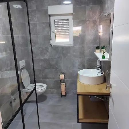 Casa vacanze Family Friendly House With A Swimming Pool Zadar - 22140 *