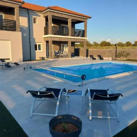 Casa vacanze Family Friendly House With A Swimming Pool Zadar - 22140 Murvica (Policnik)