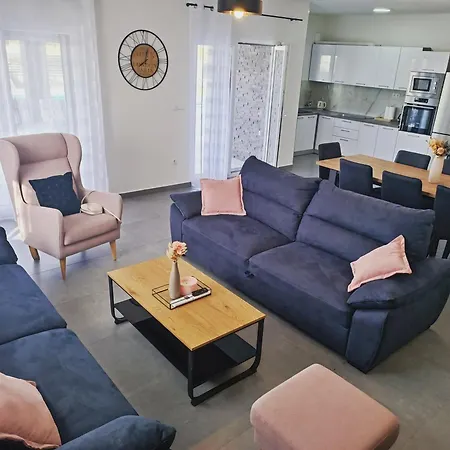 Family Friendly House With A Swimming Pool Zadar - 22140 Casa vacanze *